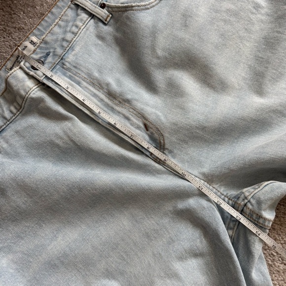 Abercrombie & Fitch The Skinny High Rise Curve Love Short Jean Light Wash 34/18s - Picture 5 of 6